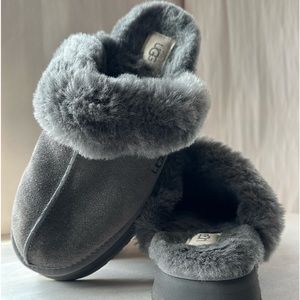 UGG Disquette size 10